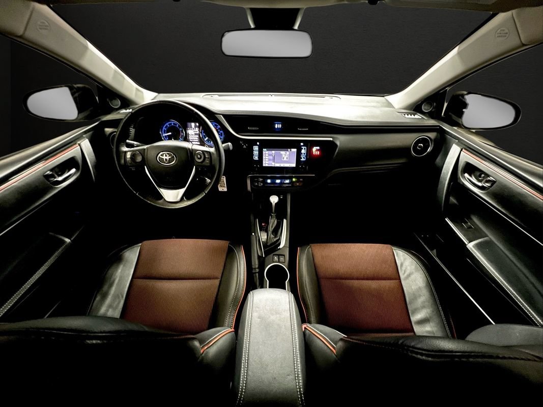 Used 2018 Toyota Corolla SE FWD image 11