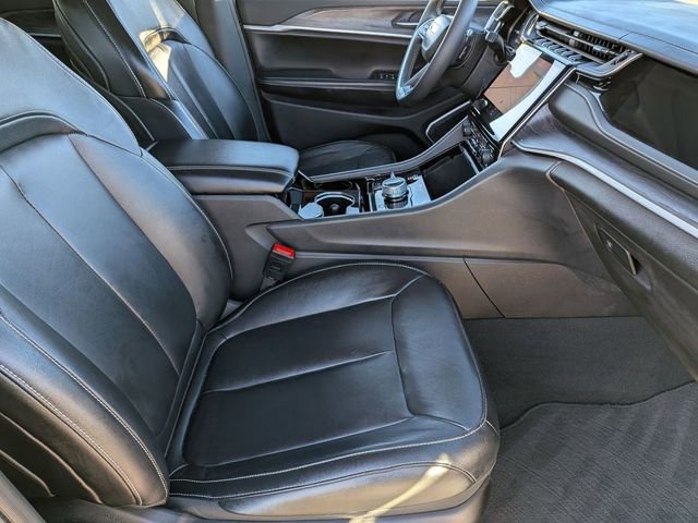 Used 2022 Jeep Grand Cherokee Limited 4xe image 32