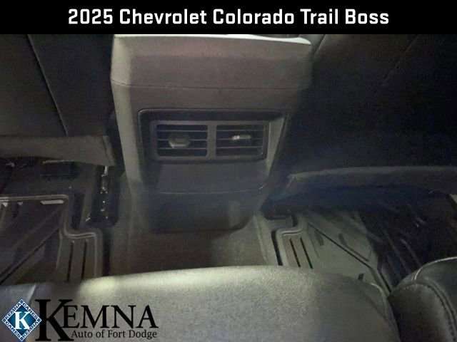 Used 2025 Chevrolet Colorado Trail Boss image 16