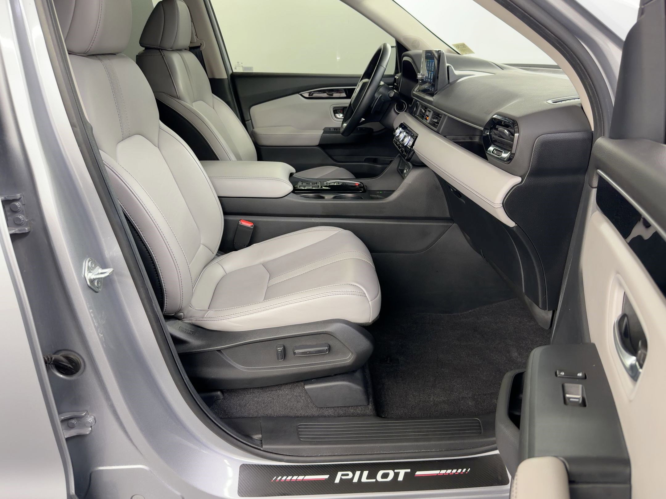 Used 2024 Honda Pilot EX-L image 35