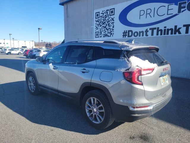 Used 2024 GMC Terrain SLT image 3