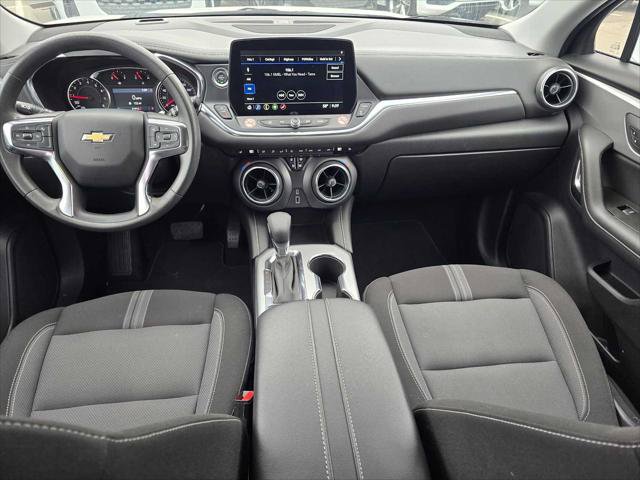 Used 2025 Chevrolet Blazer LT AWD/4WD image 17