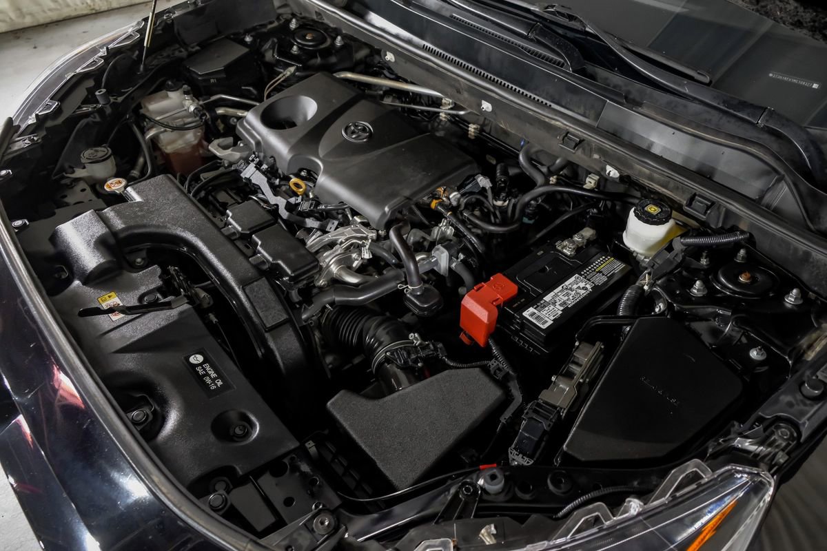 Used 2021 Toyota RAV4 LE FWD image 44