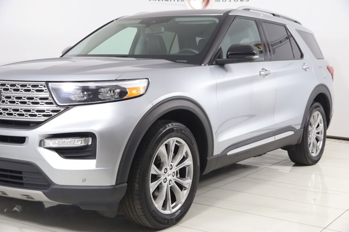 Used 2023 Ford Explorer Limited w/ Equipment Group 301A AWD/4WD image 59