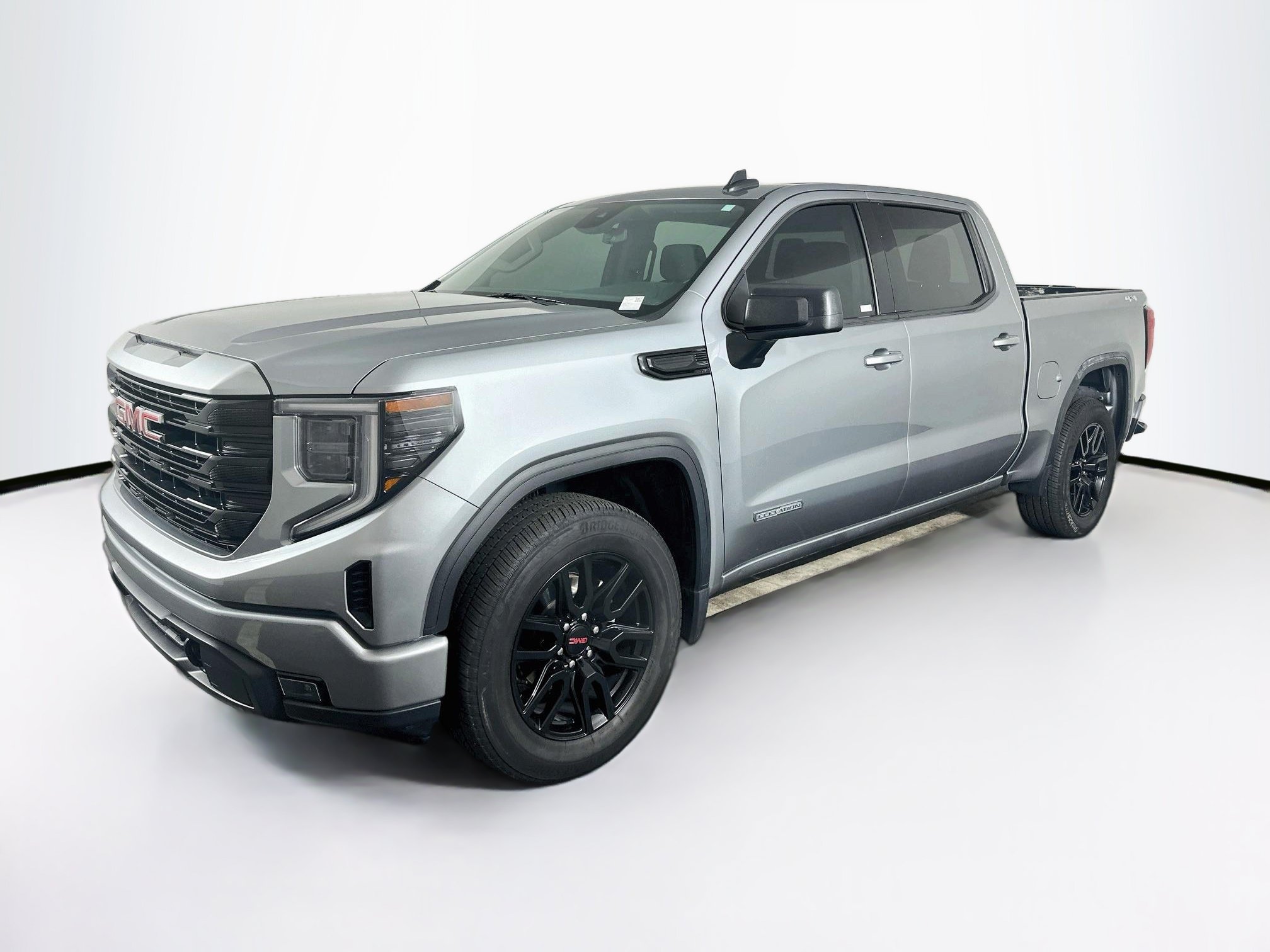 Used 2024 GMC Sierra 1500 Elevation AWD/4WD image 3