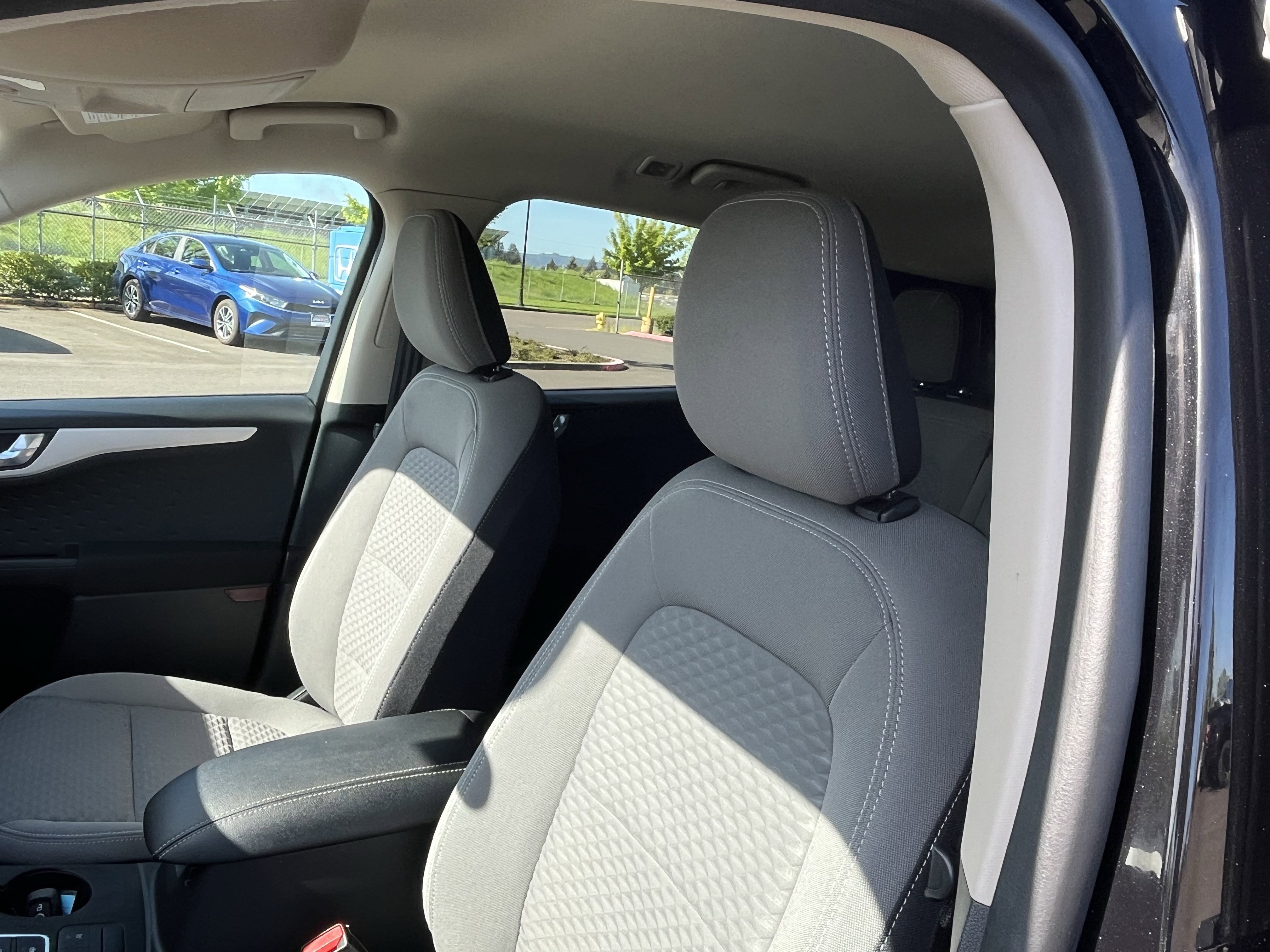 Used 2020 Ford Escape SE FWD image 17