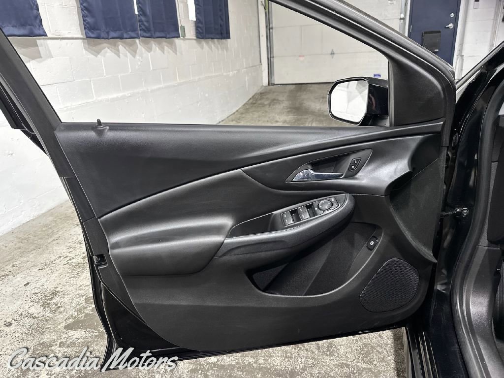 Used 2017 Chevrolet Volt LT w/ Comfort Package FWD image 19