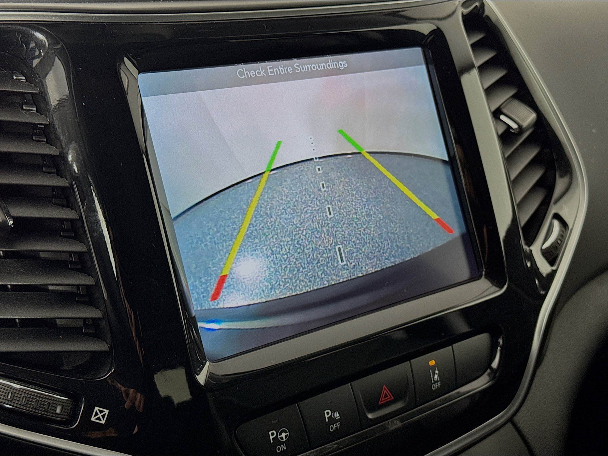 Used 2019 Jeep Cherokee Overland w/ Technology Group AWD/4WD image 14