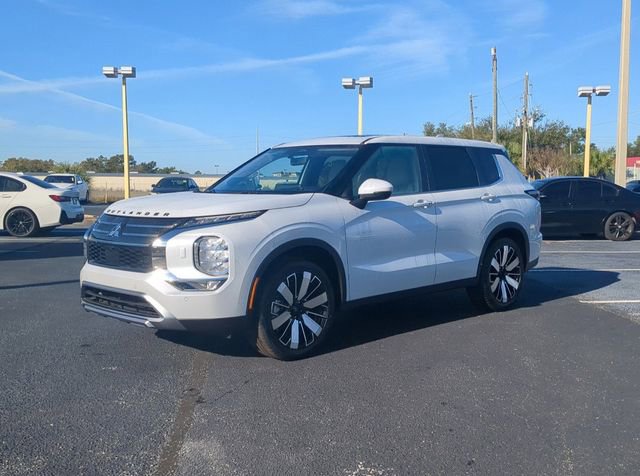 New 2026 Mitsubishi Outlander SE FWD image 2