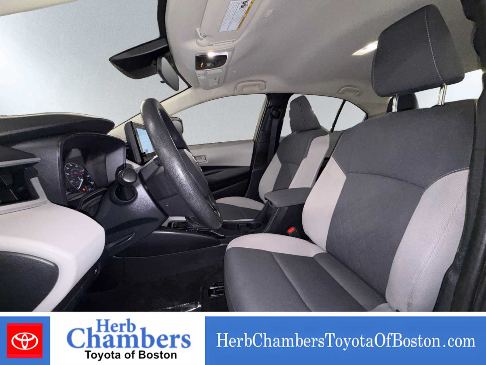 Used 2025 Toyota Corolla LE AWD/4WD image 7
