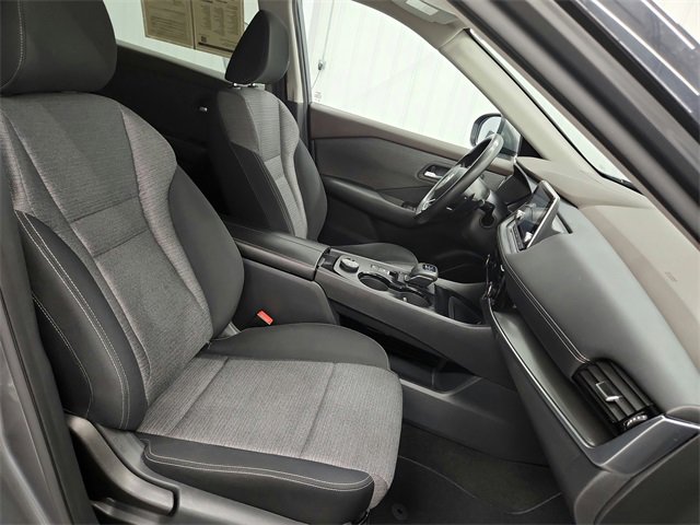 Used 2021 Nissan Rogue SV image 32