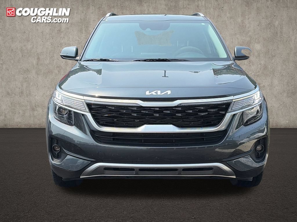Used 2023 Kia Seltos EX AWD/4WD image 2