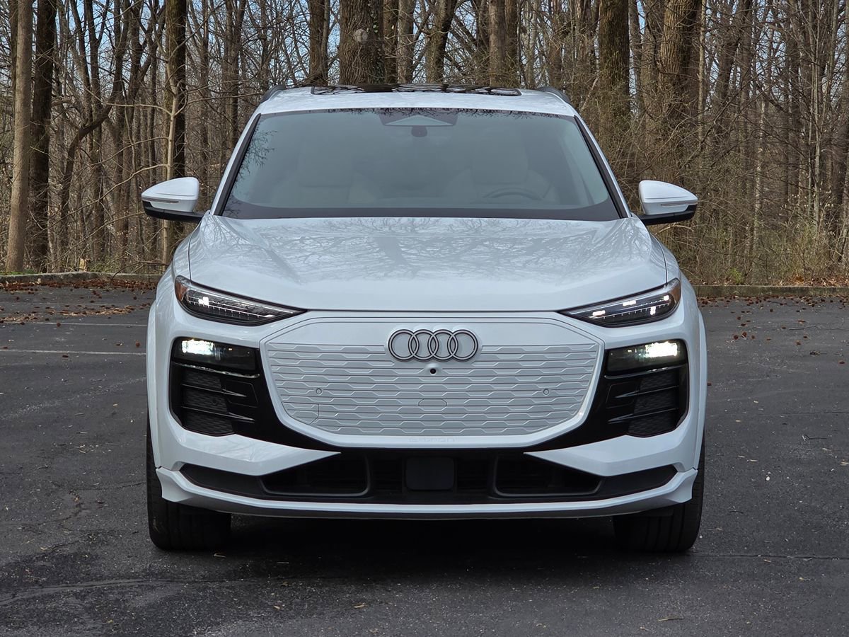 Used 2025 Audi Q6 e-tron Premium Plus AWD/4WD image 9