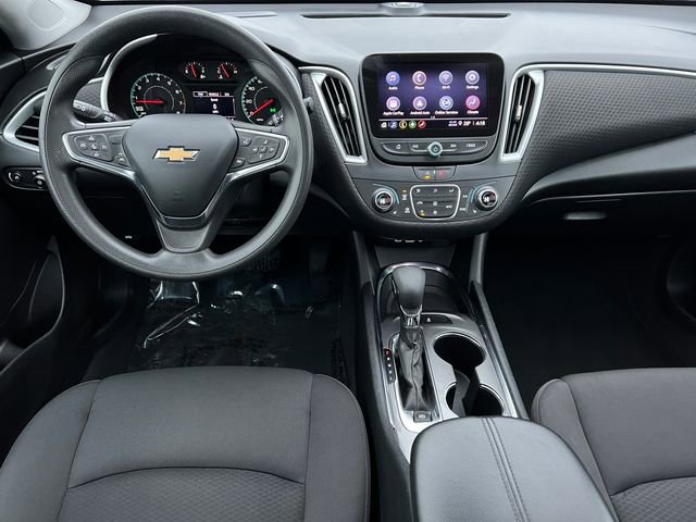 Used 2023 Chevrolet Malibu LT image 2