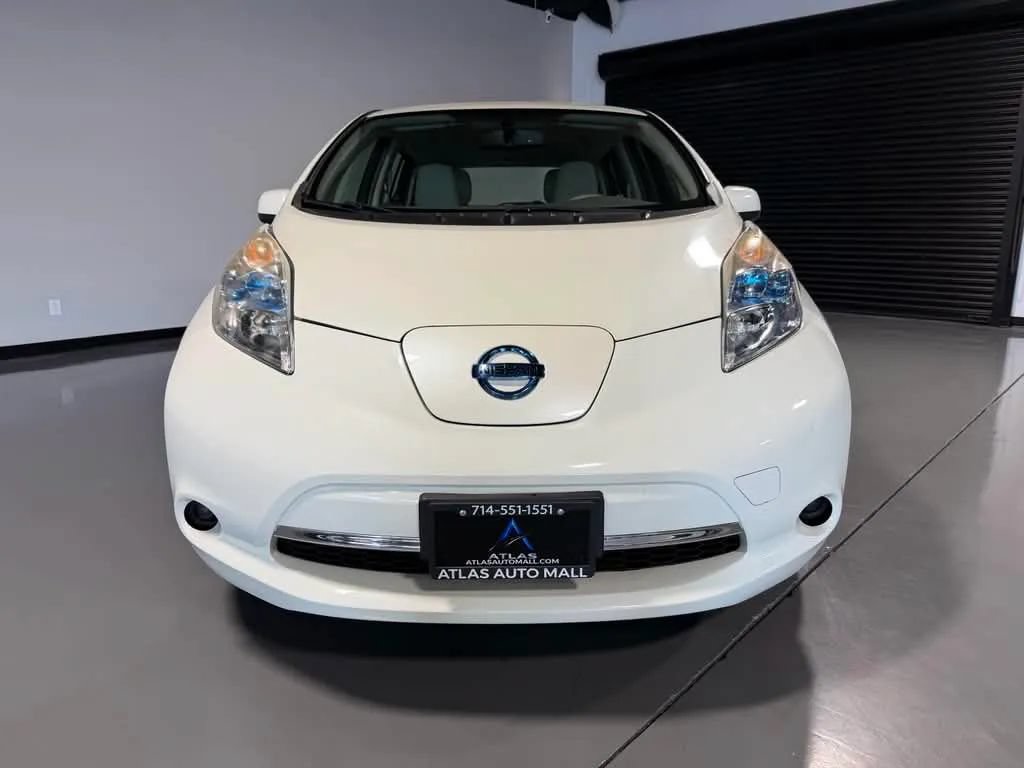Used 2012 Nissan Leaf SV FWD image 2