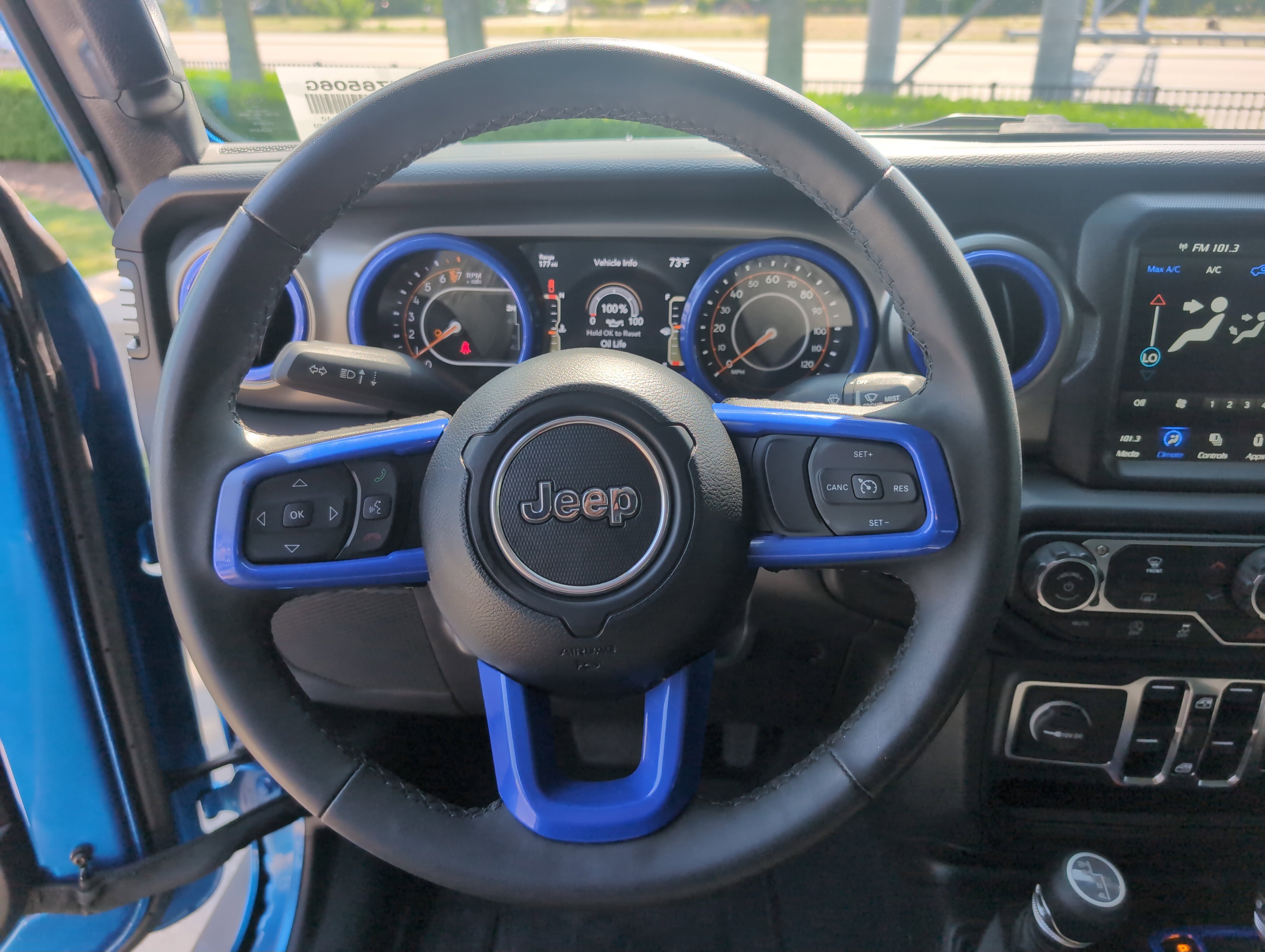 Used 2023 Jeep Gladiator Willys image 18