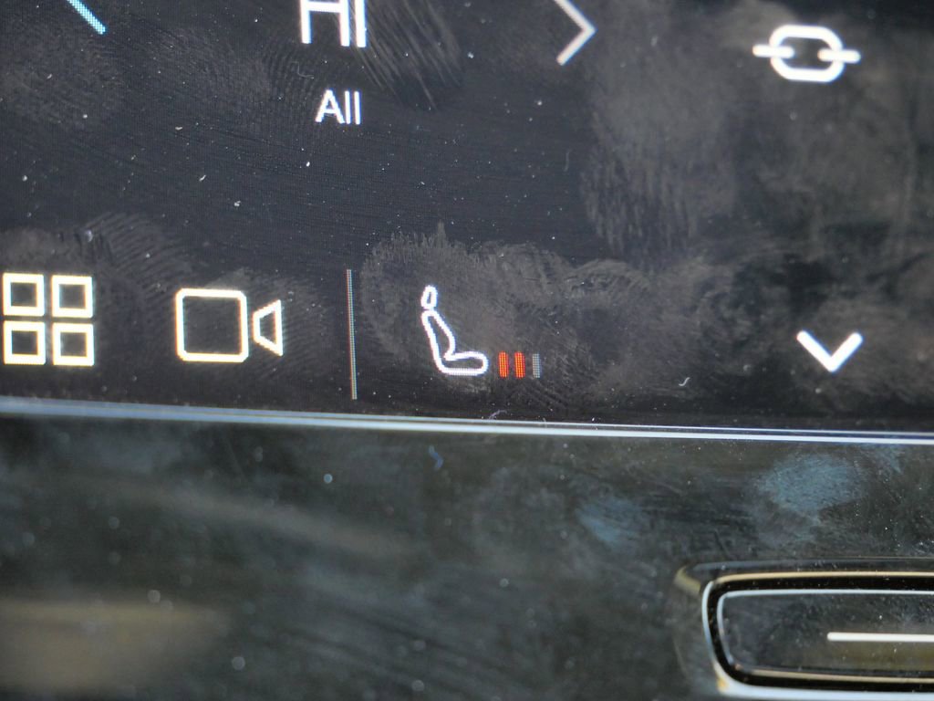 Used 2024 Volvo XC40 B5 Core image 46