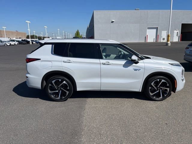 Used 2024 Mitsubishi Outlander SEL image 4