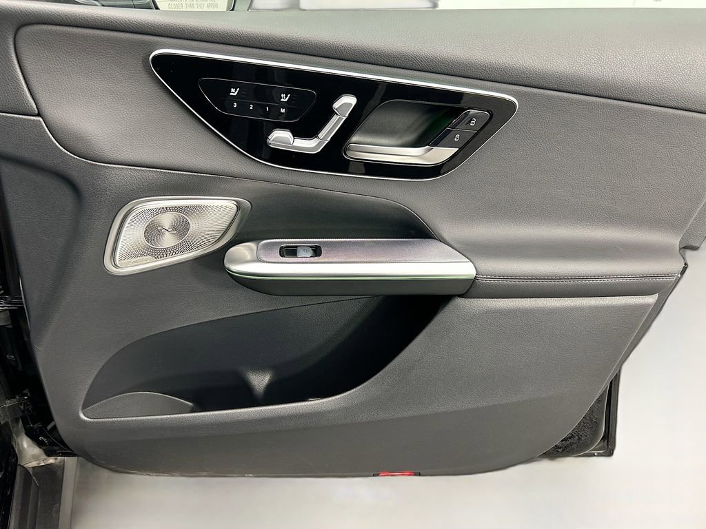 Certified 2025 Mercedes-Benz GLC 300 image 24
