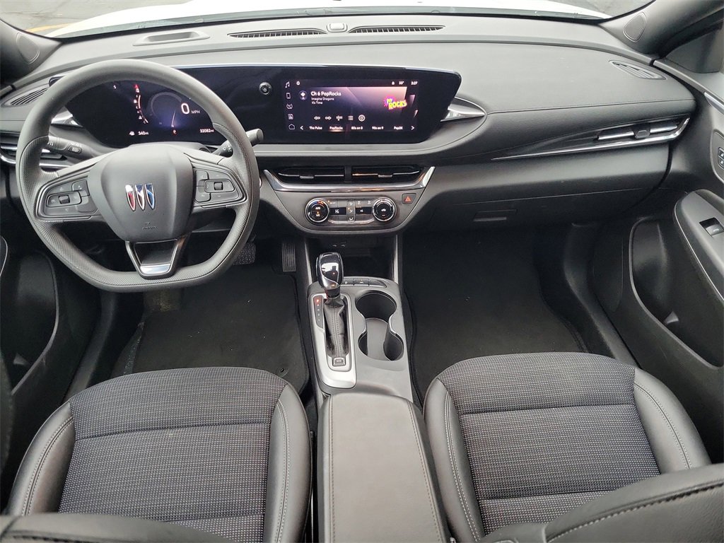Used 2025 Buick Envista Preferred image 14