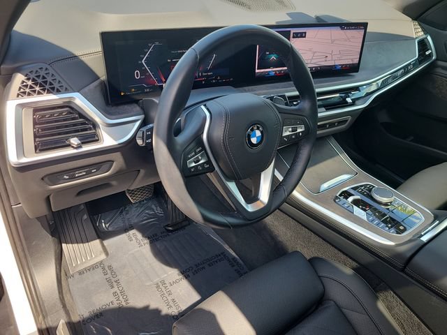 Used 2025 BMW X5 xDrive40i AWD/4WD image 16