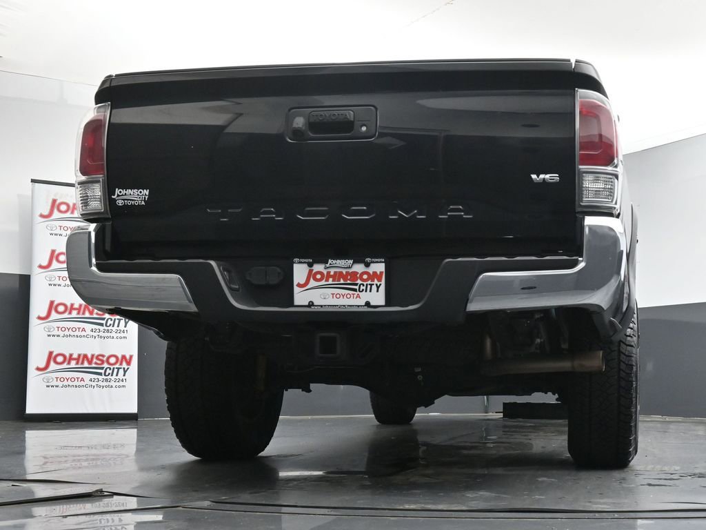 Used 2020 Toyota Tacoma TRD Off-Road AWD/4WD image 37