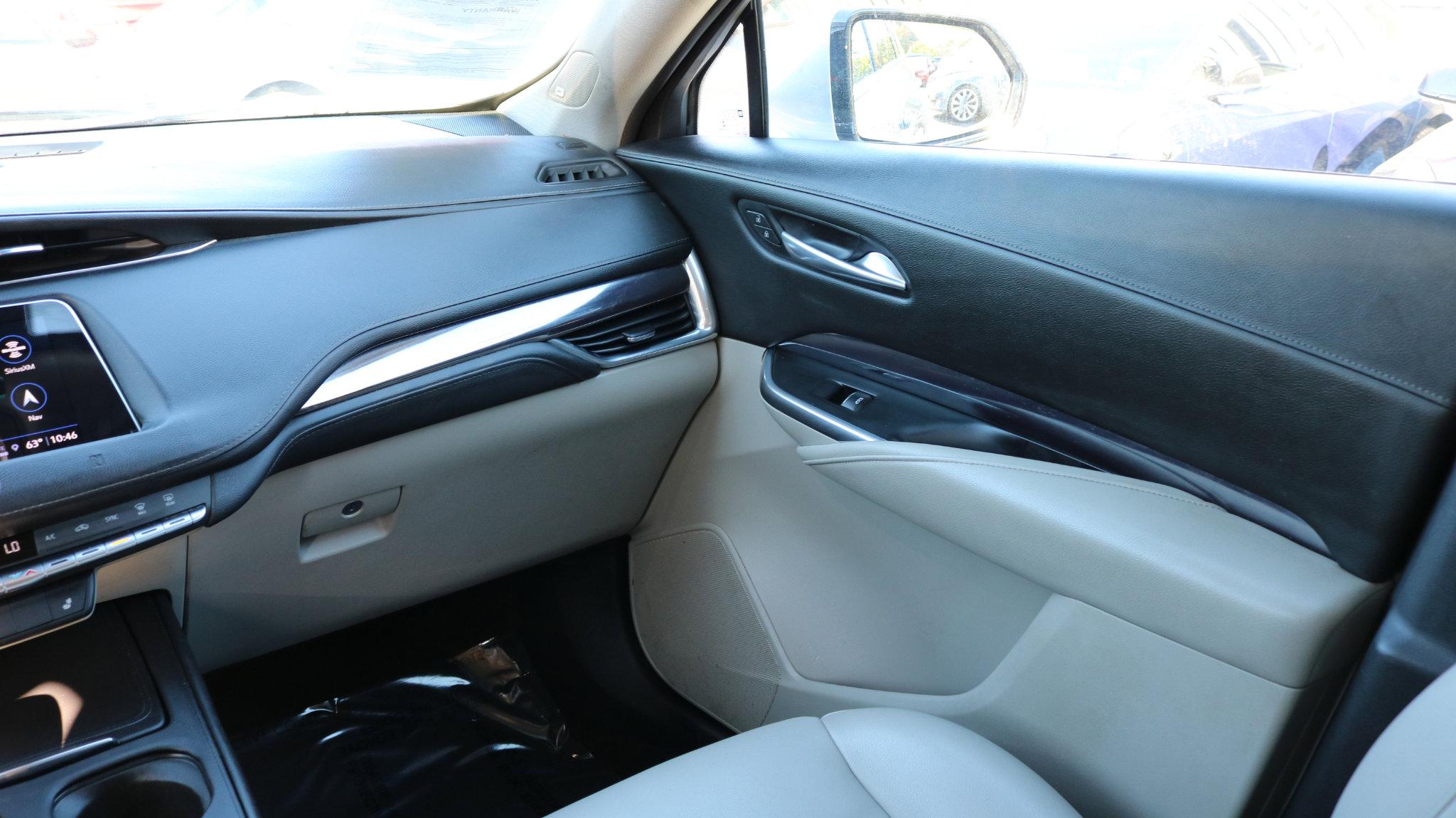 Used 2021 Cadillac XT4 Luxury w/ Cold Weather Package image 36