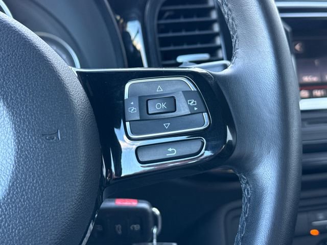 Used 2017 Volkswagen Beetle 1.8T S FWD image 31