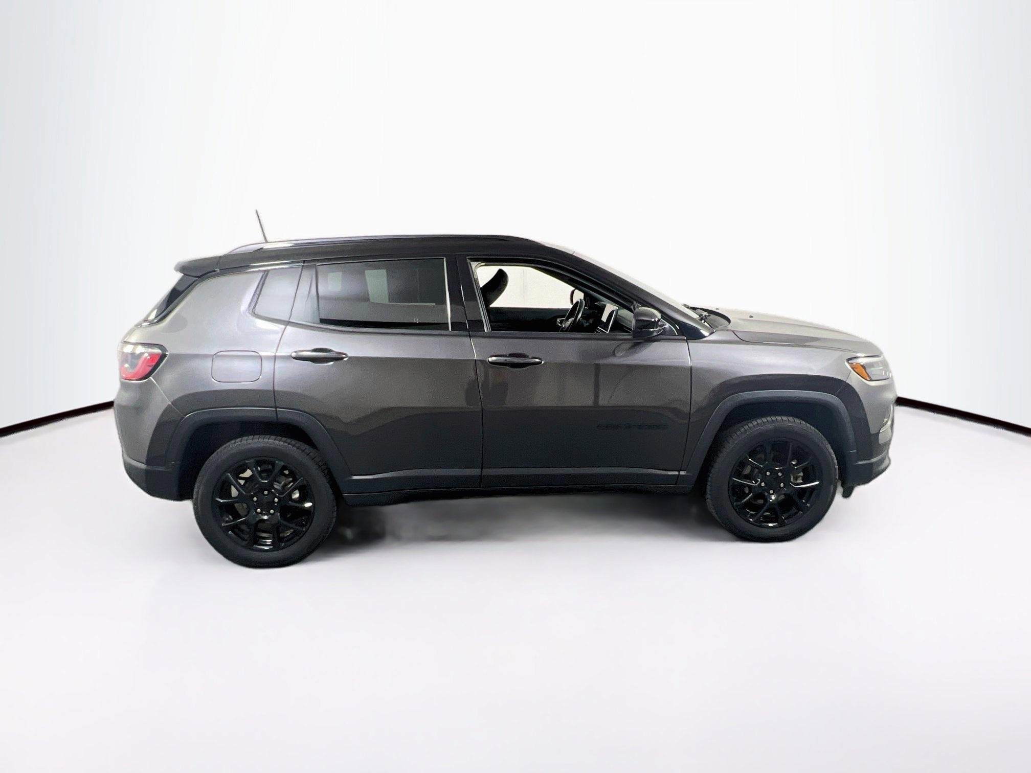 Used 2022 Jeep Compass Altitude w/ Convenience Group image 4
