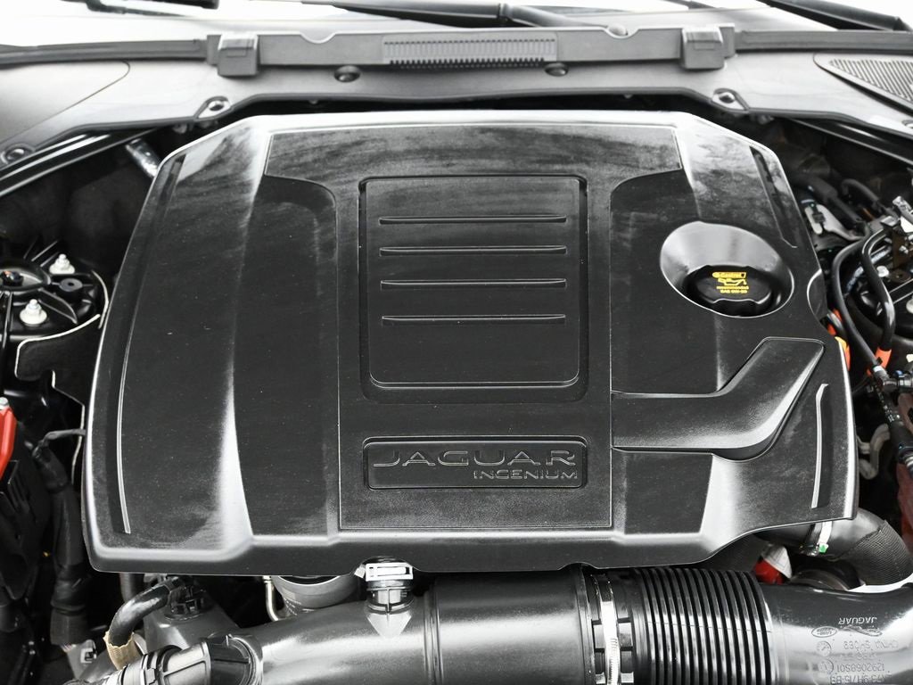 Used 2022 Jaguar XF R-Dynamic SE image 43