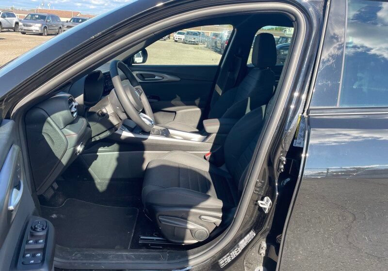 Used 2024 Dodge Hornet GT w/ GT Blacktop Package AWD/4WD image 5