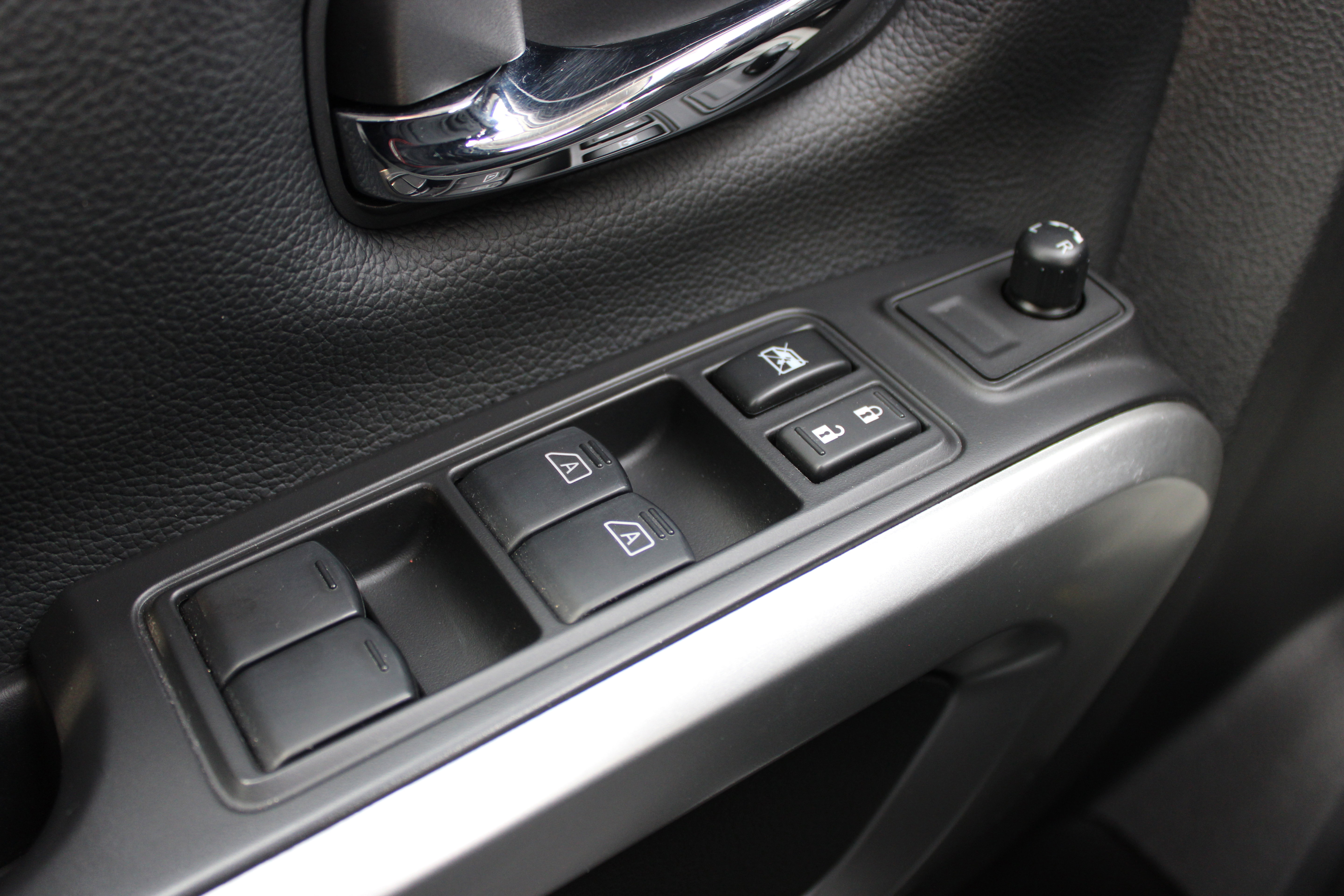 Certified 2022 Nissan Titan SV w/ SV Convenience Package image 34