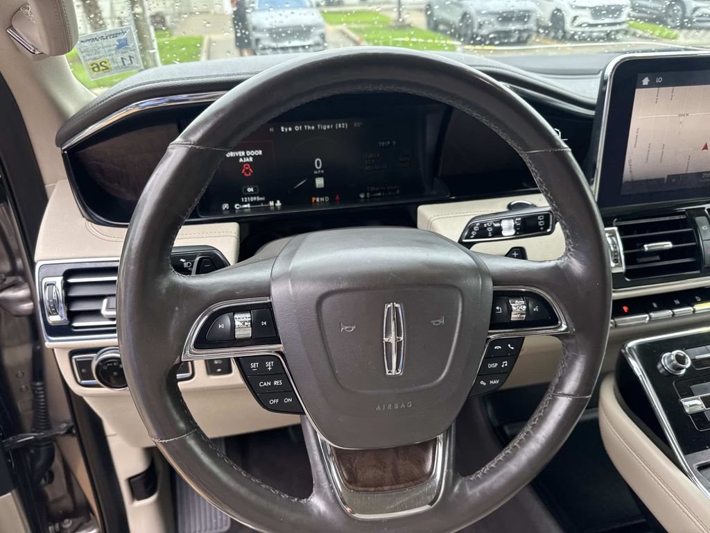 Used 2019 Lincoln Navigator Select RWD image 22