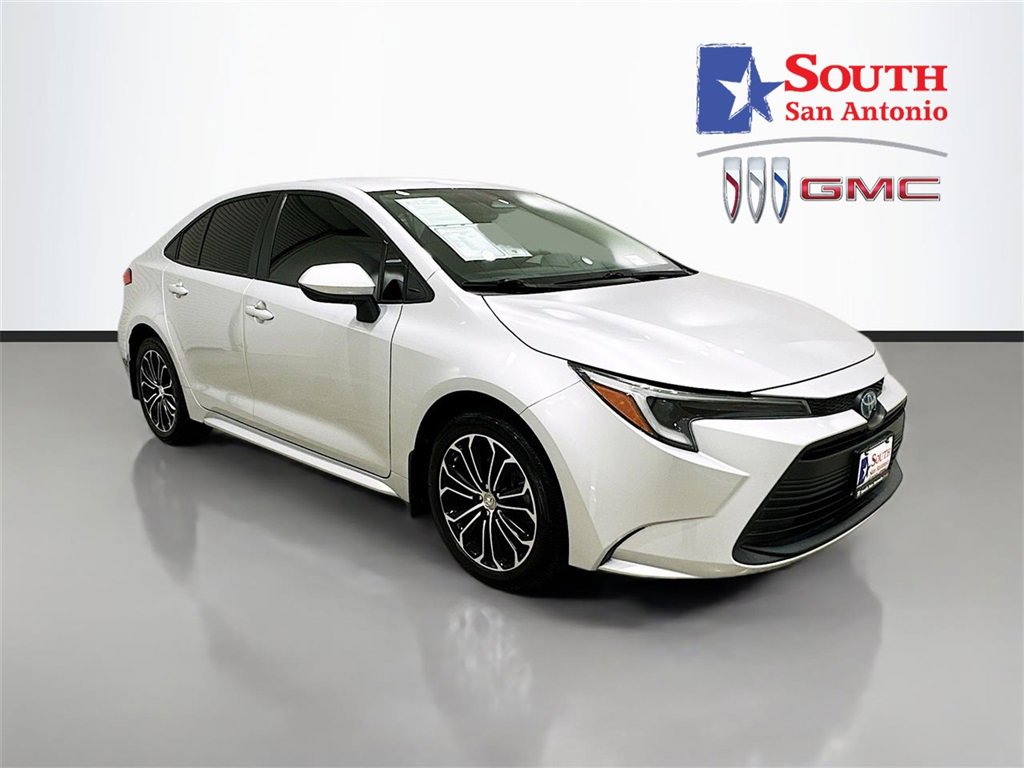 Used 2023 Toyota Corolla LE