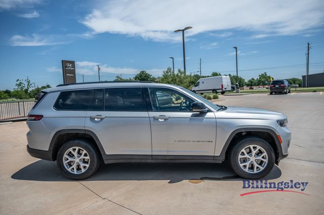 Used 2023 Jeep Grand Cherokee L Limited AWD/4WD image 6
