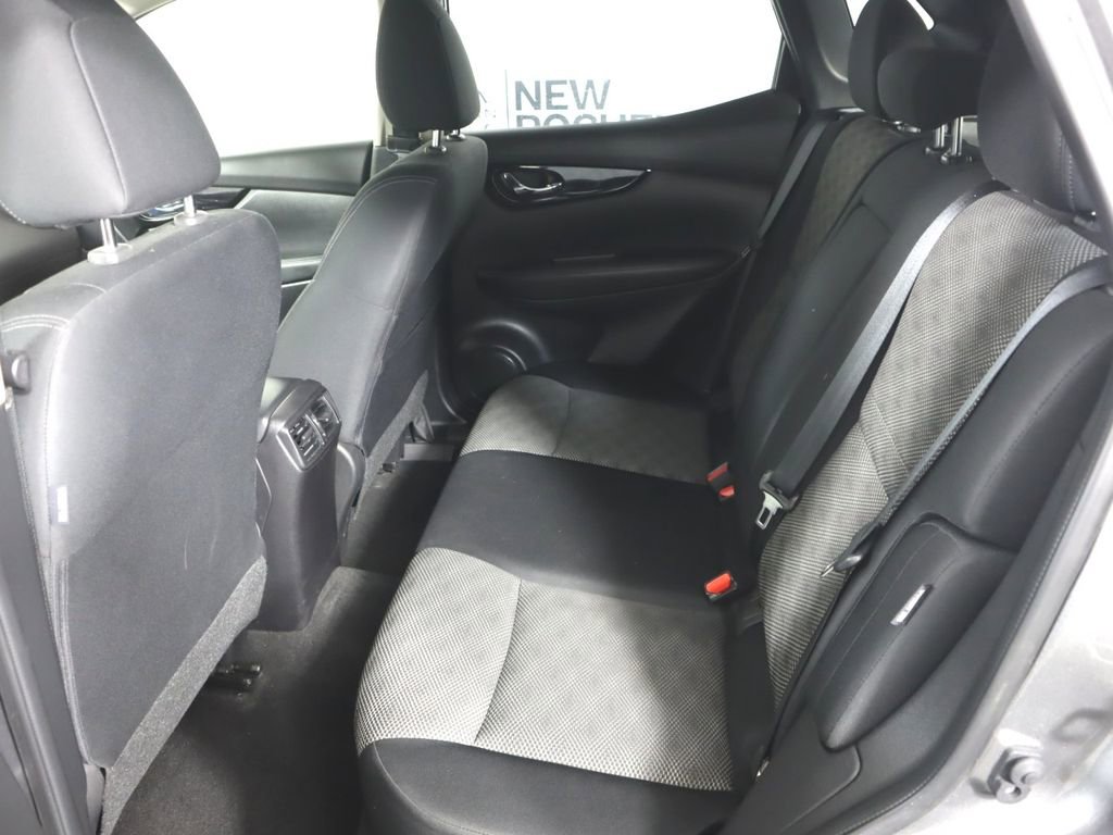 Used 2021 Nissan Rogue Sport SV AWD/4WD image 28