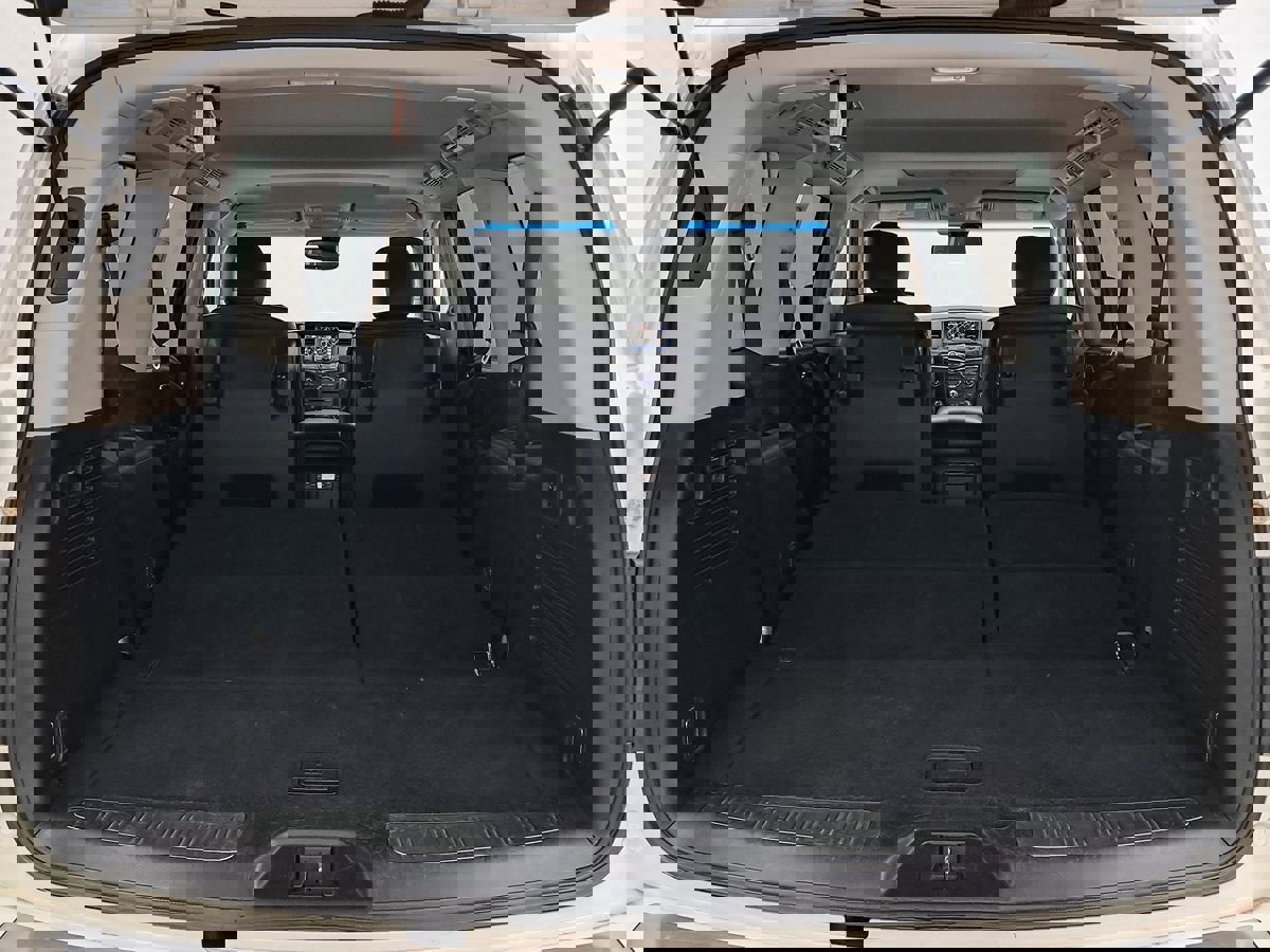 Used 2017 INFINITI QX80 4WD w/ Driver Assistance Package image 33