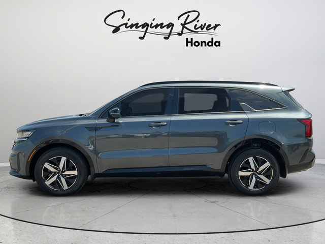 Used 2022 Kia Sorento EX w/ Panoramic Sunroof Package FWD image 4