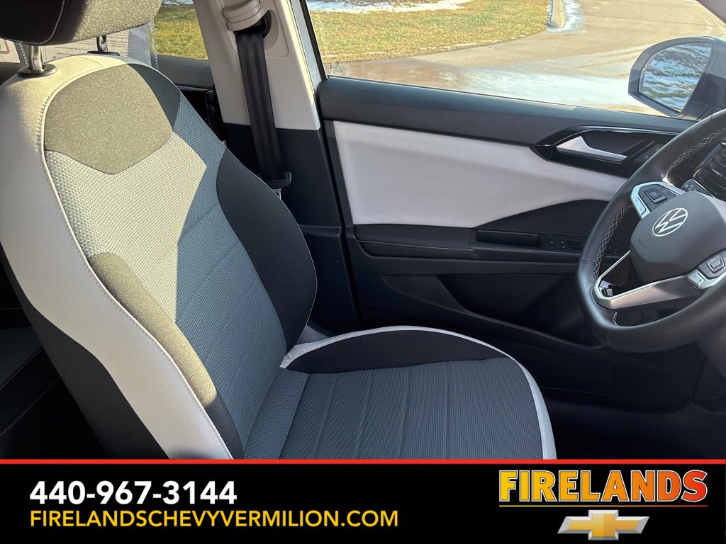 Used 2025 Volkswagen Taos S image 29