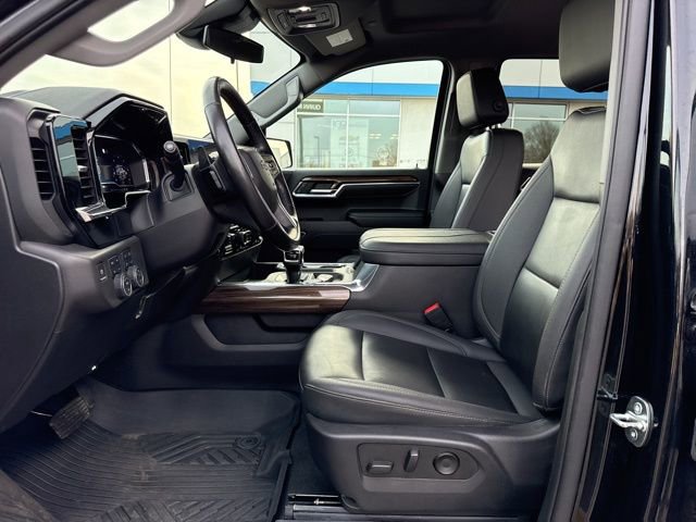 Used 2023 Chevrolet Silverado 1500 LT Trail Boss w/ LT Trail Boss Premium Package AWD/4WD image 12