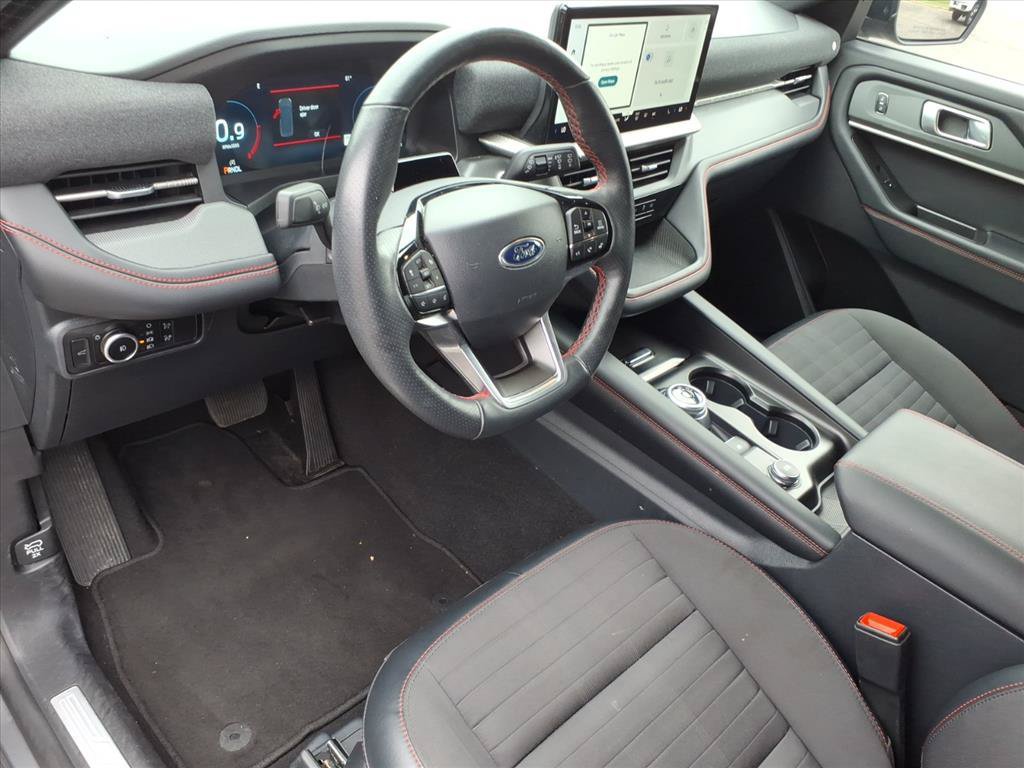 Used 2025 Ford Explorer ST-Line AWD/4WD image 12