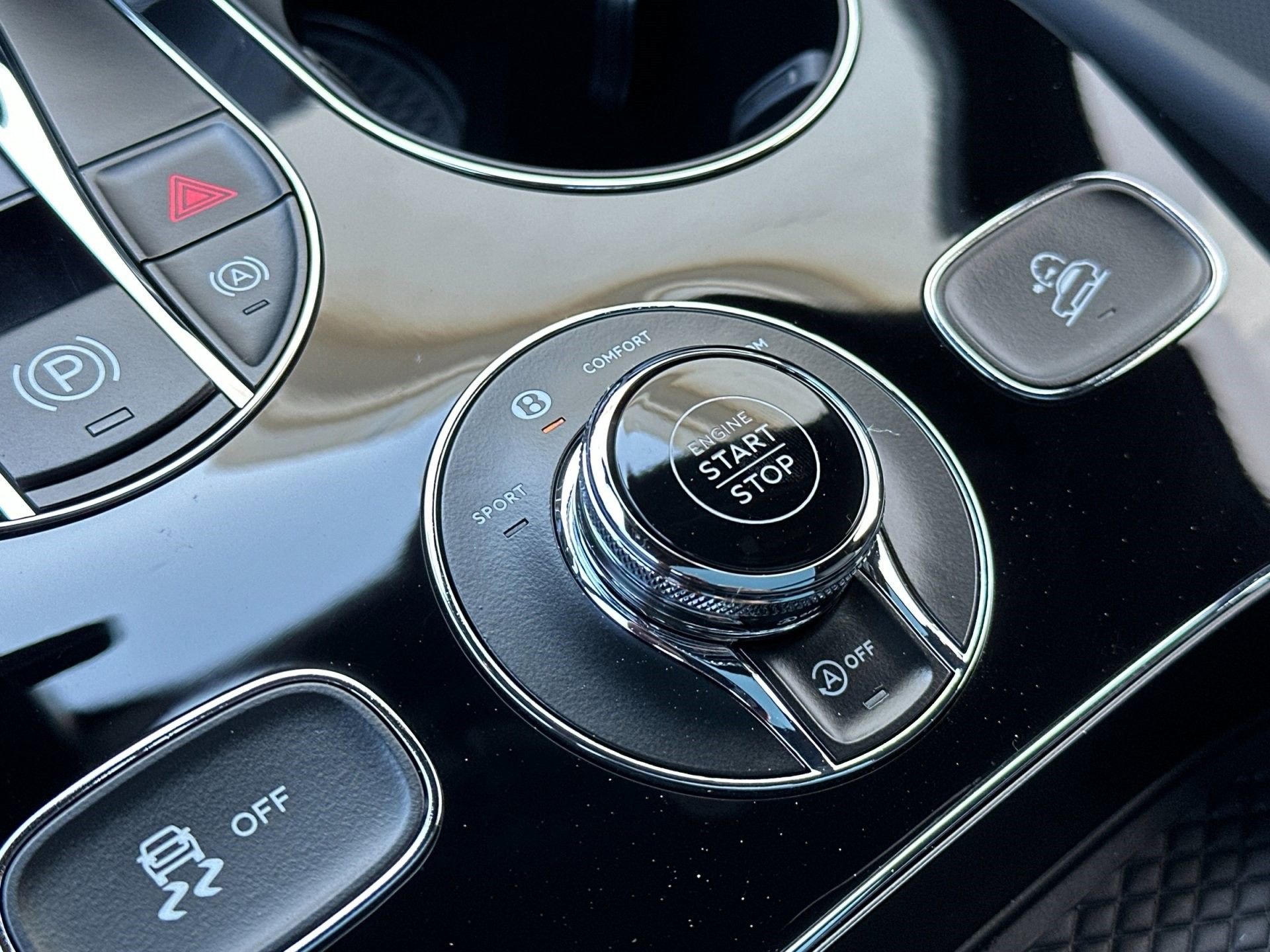 New 2025 Bentley Bentayga image 26