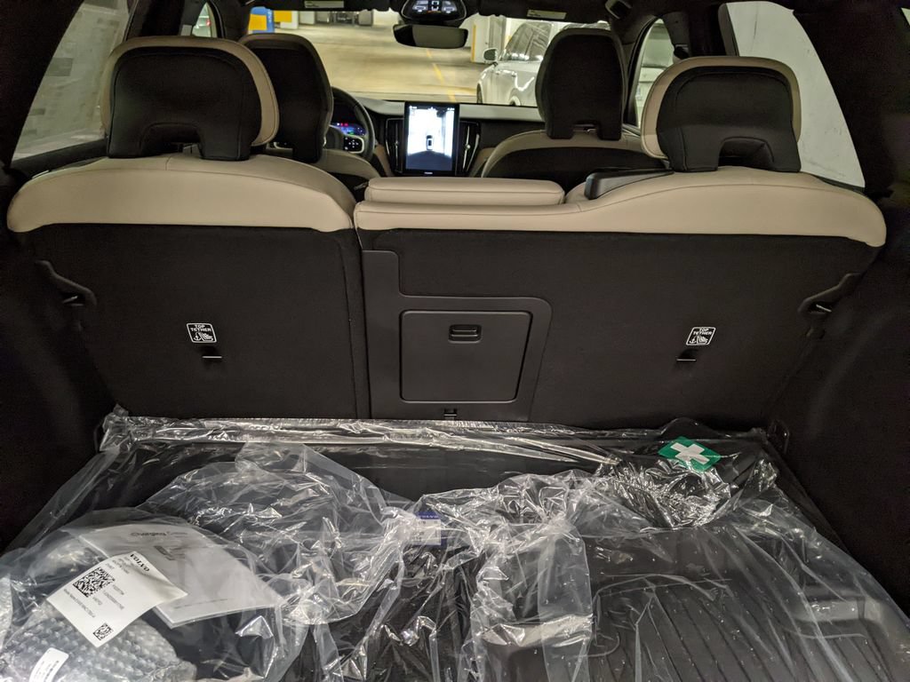 New 2026 Volvo XC60 T8 Plus w/ Protection Package Premier AWD/4WD image 27