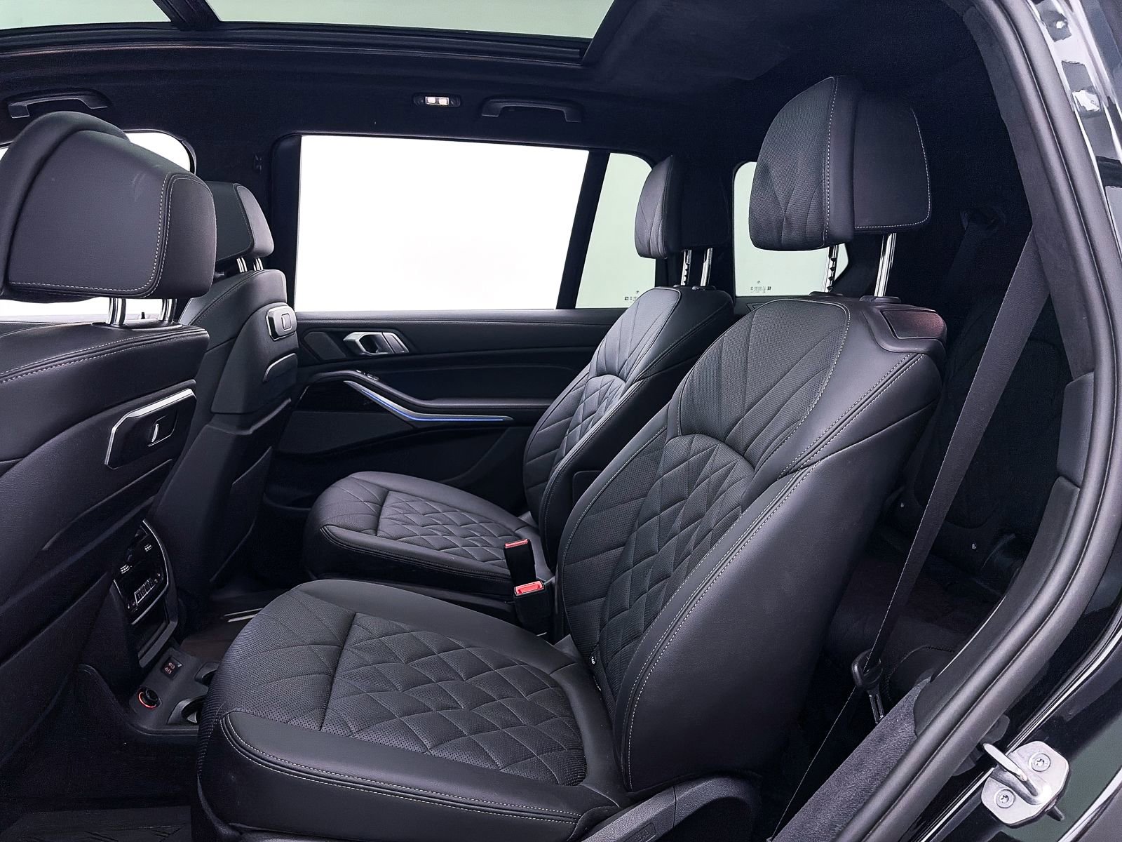 Used 2024 BMW X7 xDrive40i w/ M Sport Package image 39