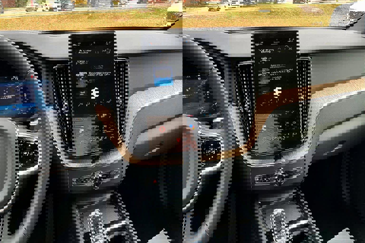 New 2026 Volvo XC60 B5 Core w/ Protection Package Premier image 8