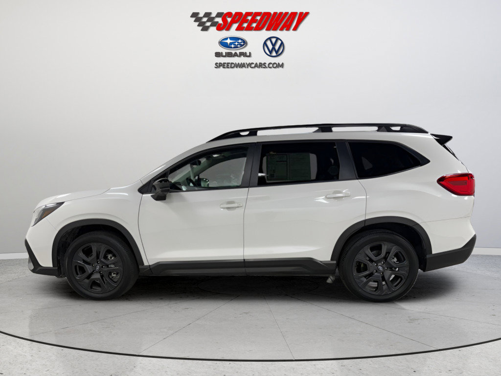 Used 2025 Subaru Ascent Bronze Edition image 4