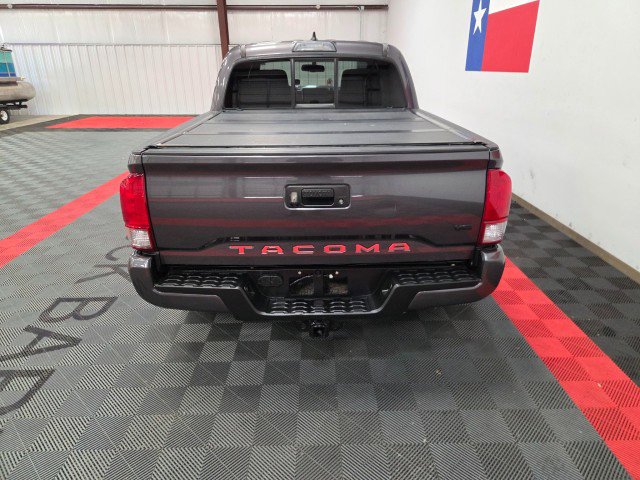 Used 2016 Toyota Tacoma TRD Sport image 13