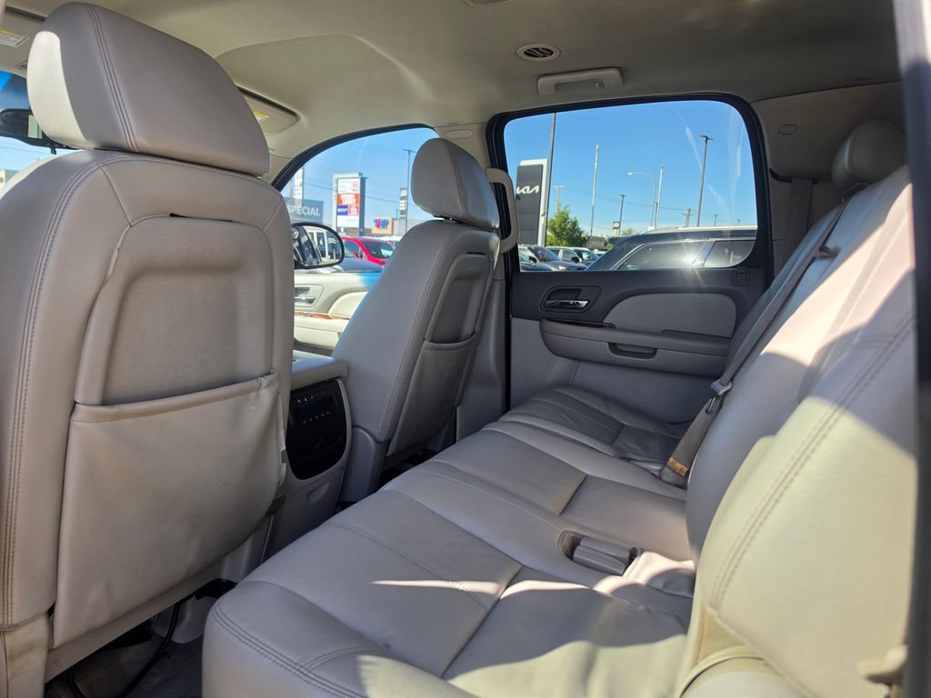 Used 2009 Chevrolet Suburban LT AWD/4WD image 12