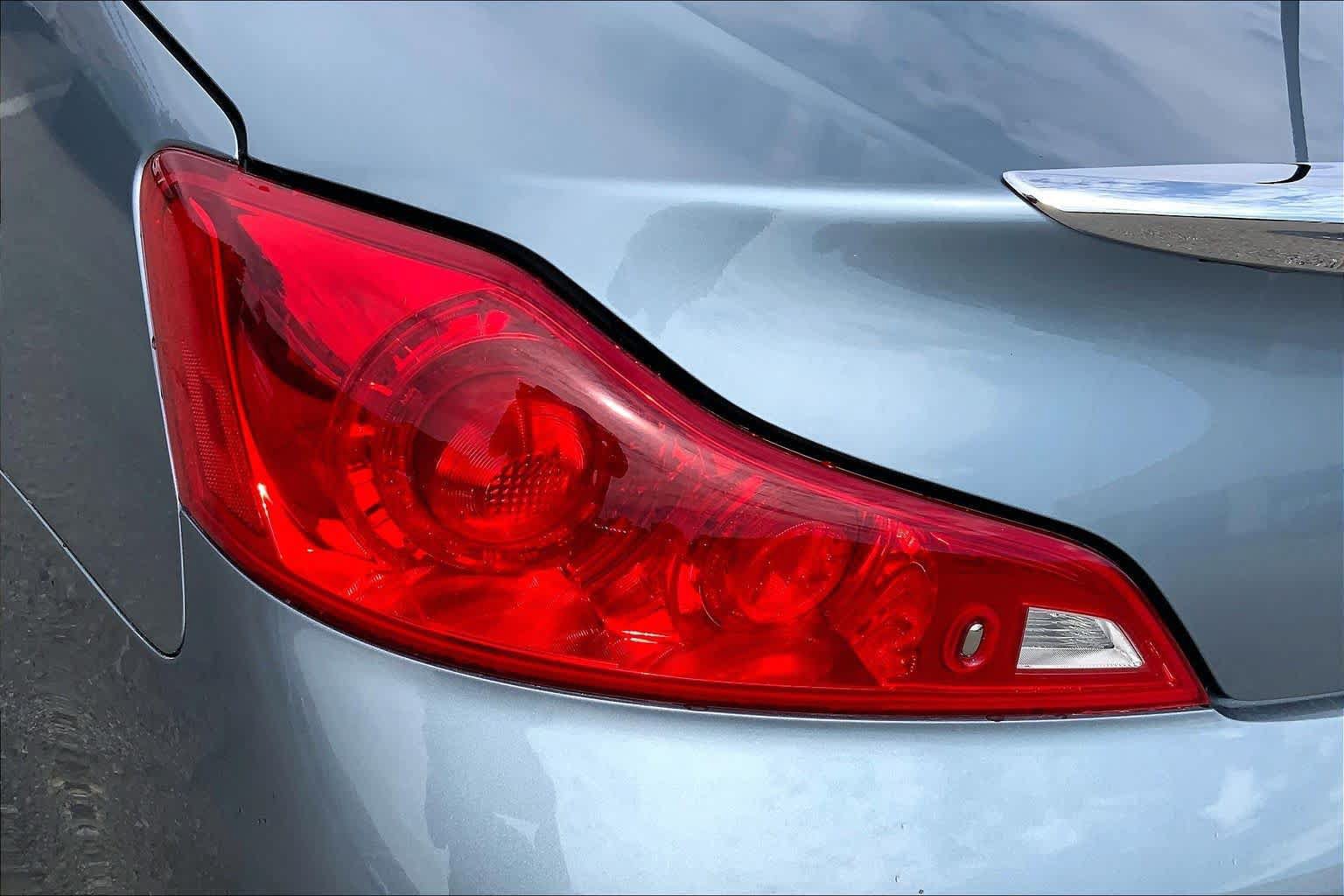 Used 2015 INFINITI Q60 Convertible w/ Premium Package RWD image 27