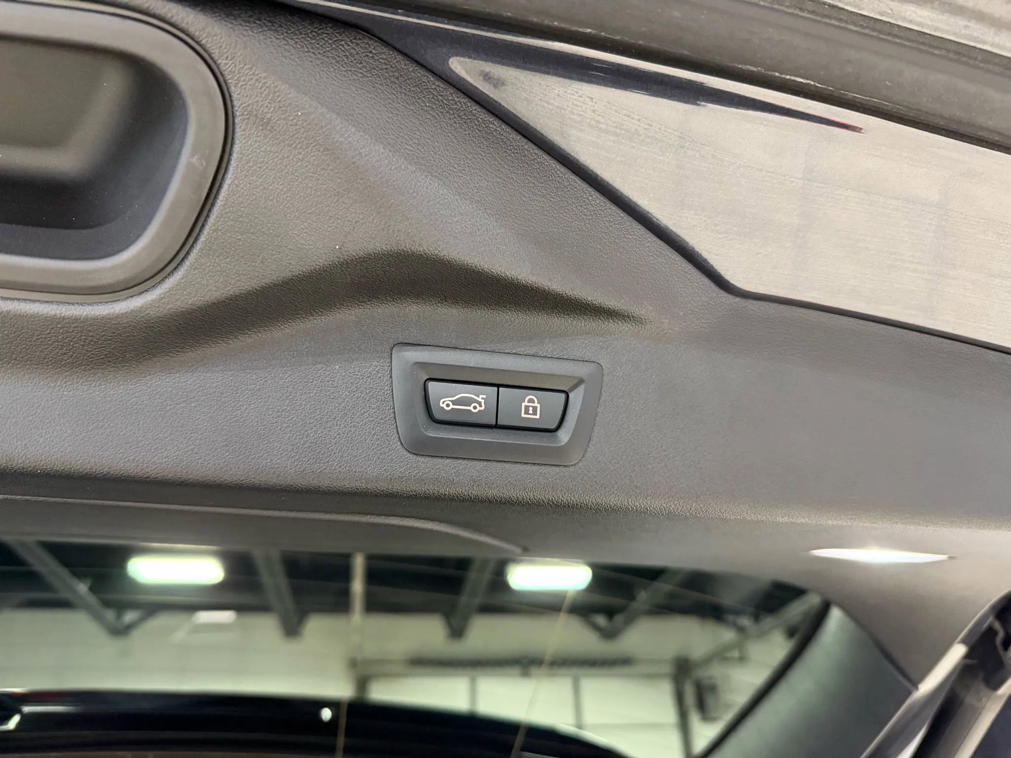 Used 2021 BMW X7 M50i image 36